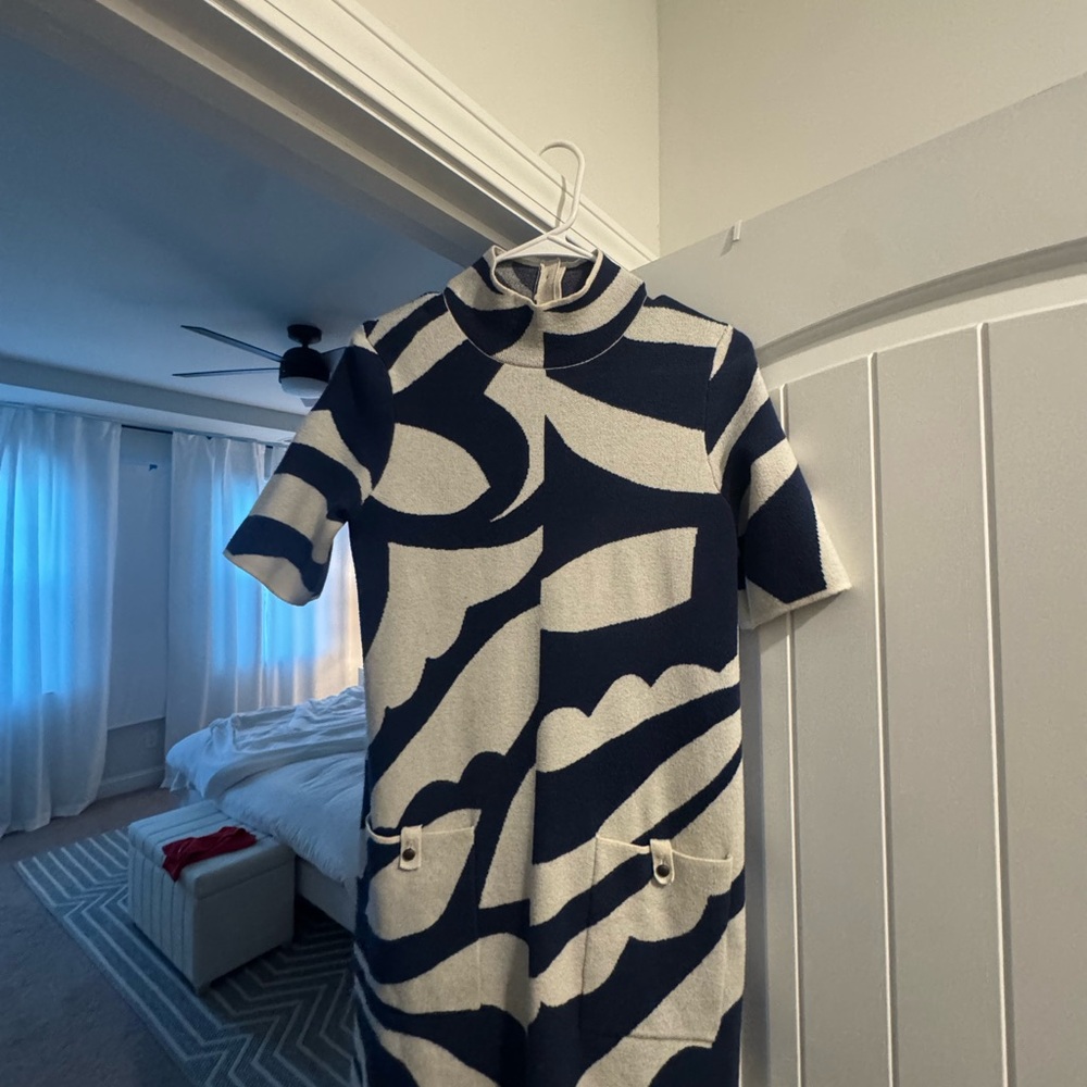 Anthropology Maeve Navy and Cream Abstract Knit Short-Sleeve Dress